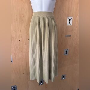 Luminary, Fine Collection, Pleated Skirt, Green M/L New, no tags